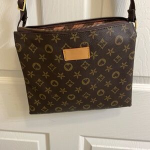 Faux Leather Unbranded Crossbody Brown / Tan Organizer bag